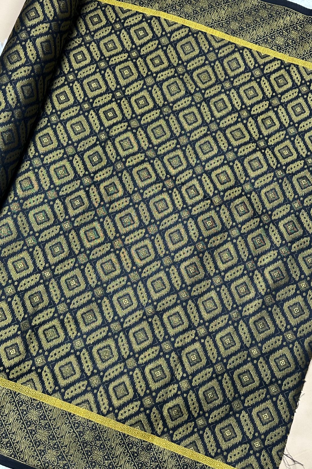 Dayang Sari Metallic Songket 44"