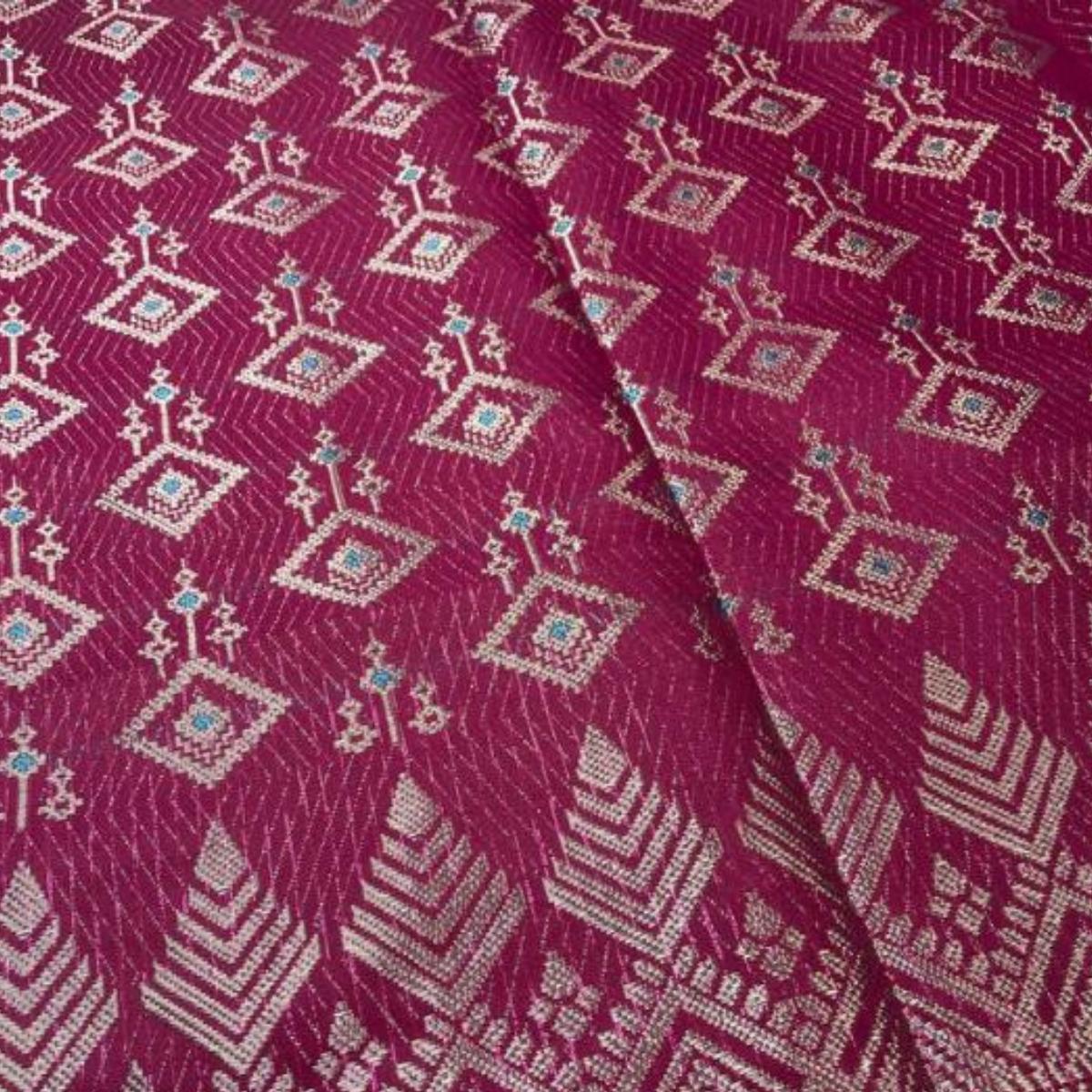 Berlian Perak Metallic Songket 44"