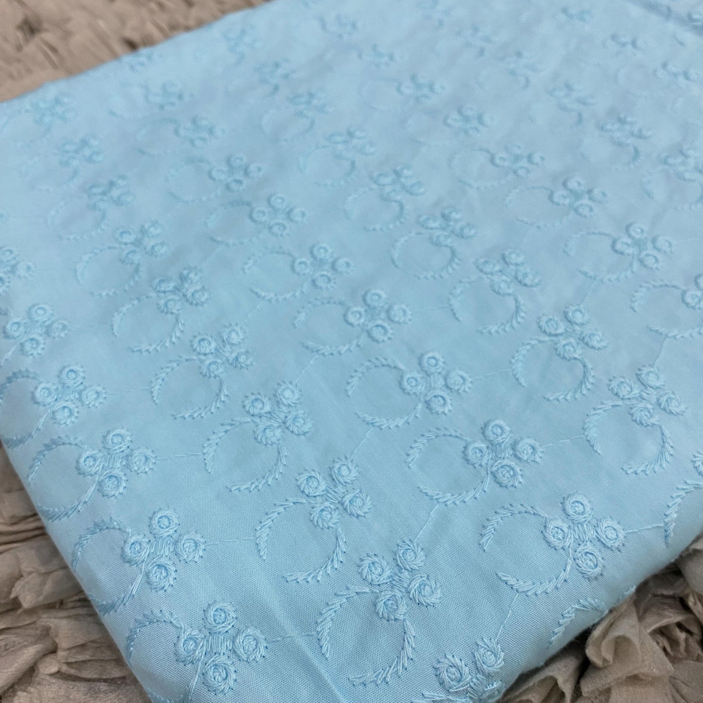 Floral Ring Pure Cotton Embroidery Bidang 44'' Open Meter Cotton Cambric Chikan Moden Raya 2024 Kain Pasang Moden Terbaru 2024 Style Murah Estetik bergaya Raya Tema Raya Baju Kurung Terlaris