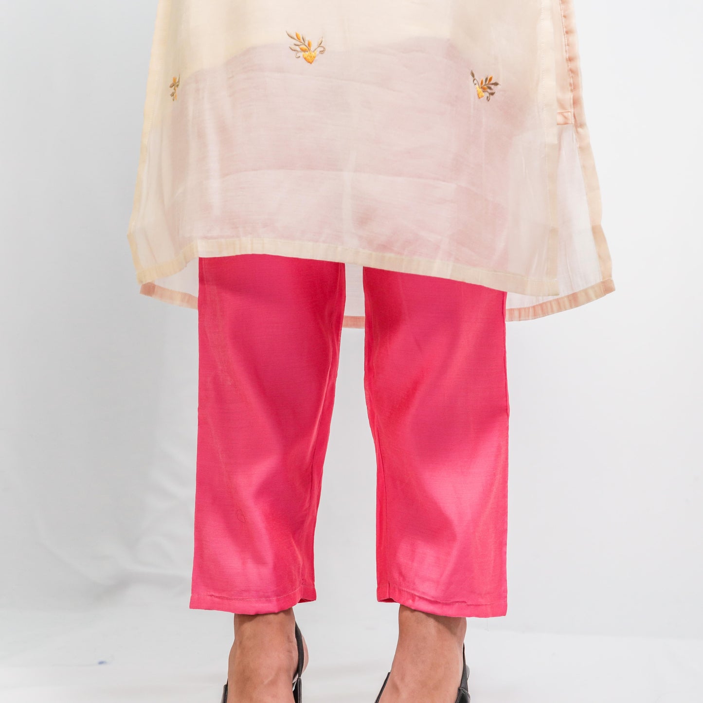 Kurti Bersulam Sutera Chanderi KAMDAR Sedia Buatan Wanita (S - 3XL) Ketibaan Baharu Pakaian Atasan Tradisional Cantik & Trendi Lengan Pakaian Merah Jambu Berdebu Fesyen Deepavali