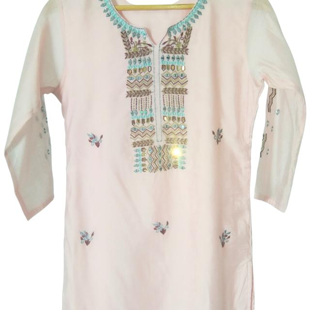 Kurti Bersulam Sutera Chanderi KAMDAR Sedia Buatan Wanita (S - 3XL) Ketibaan Baharu Pakaian Atasan Tradisional Cantik & Trendi Lengan Pakaian Merah Jambu Berdebu Fesyen Deepavali