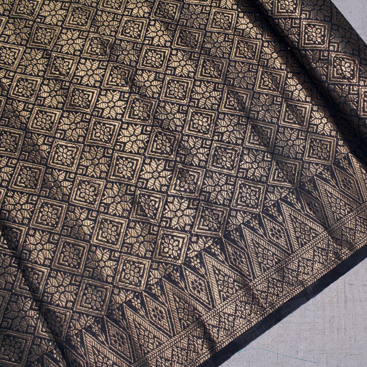 Jaya Nusa Metallic Songket 44"
