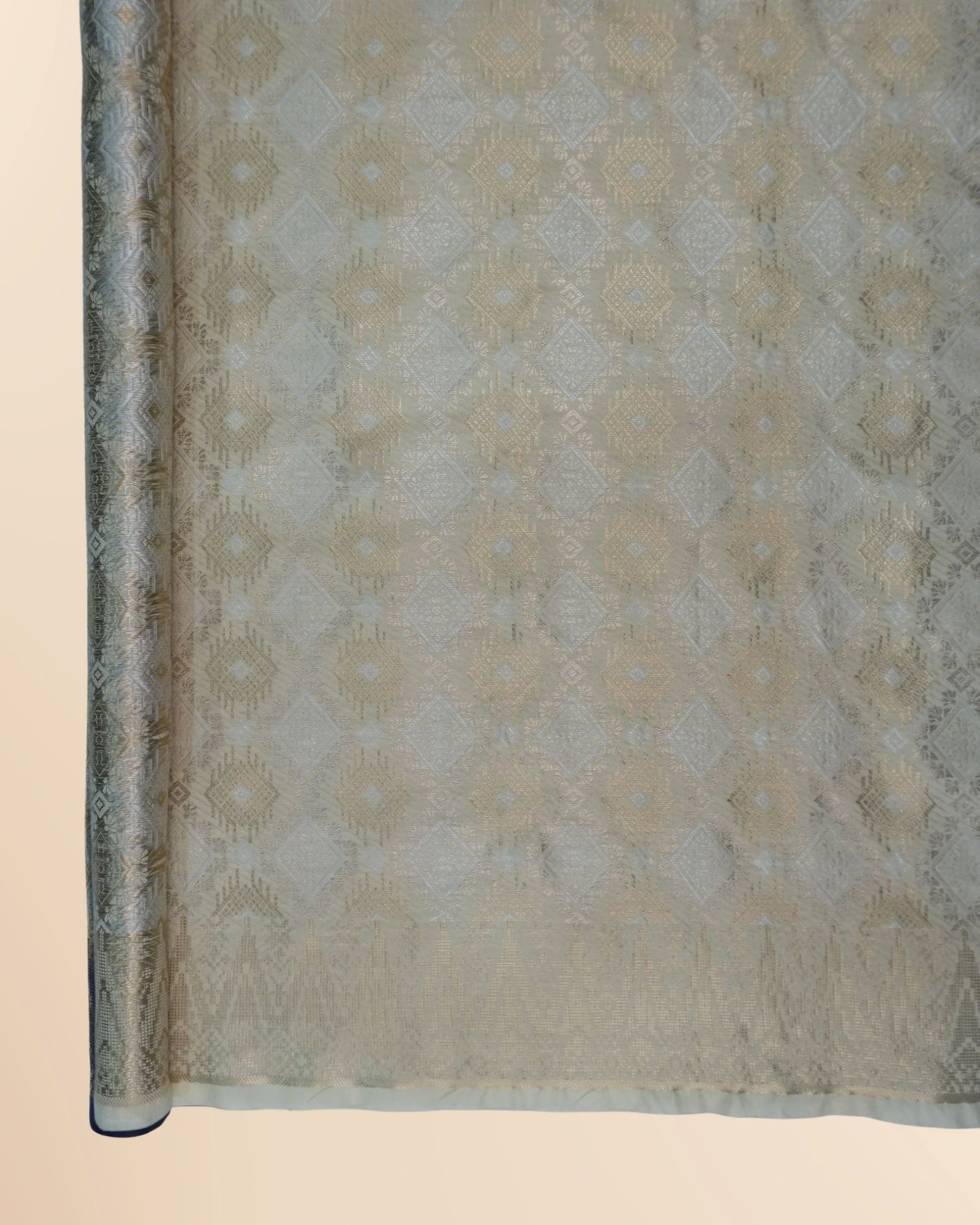 Dayyan Jacquard Songket 44"