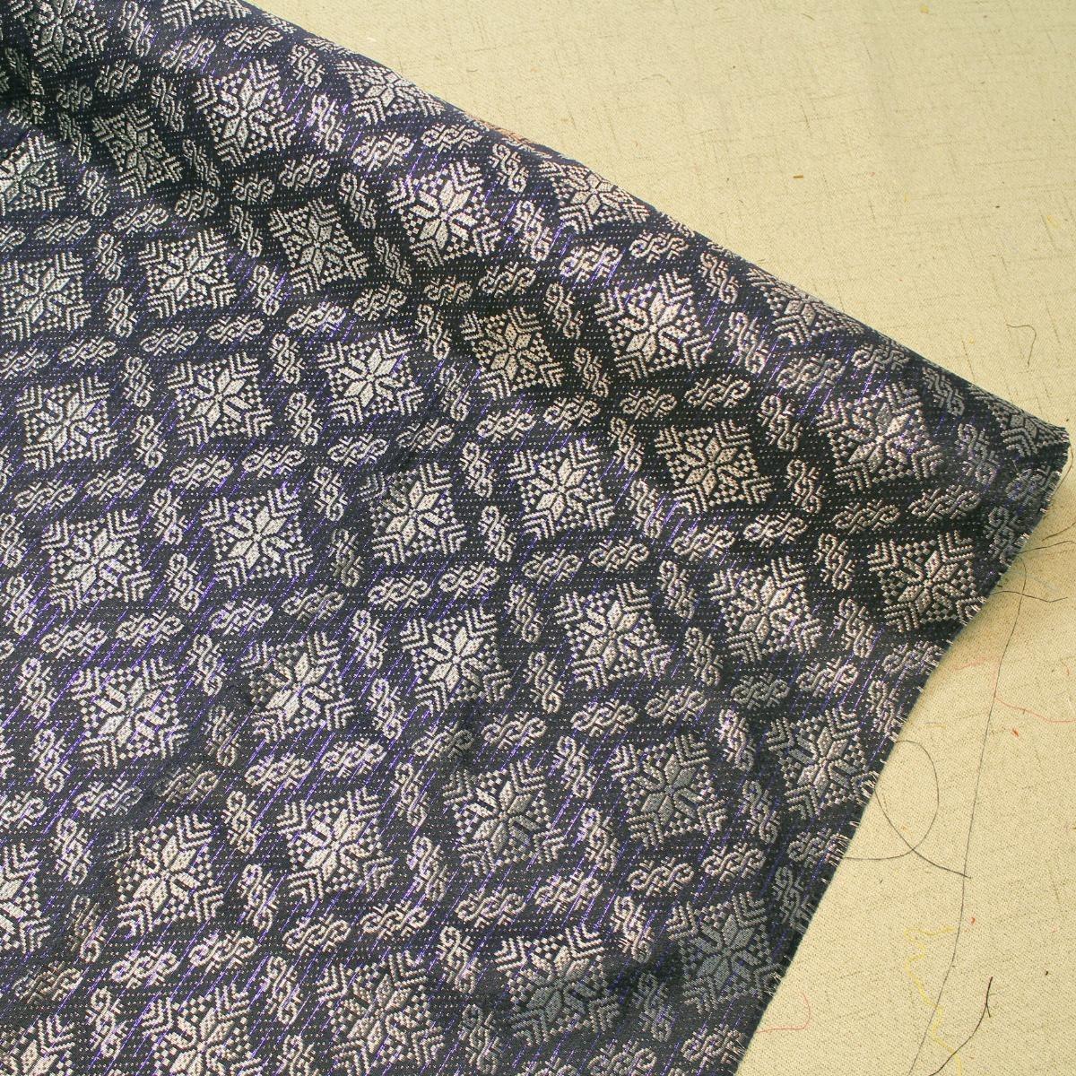 Peti Perak Metallic Songket 44"