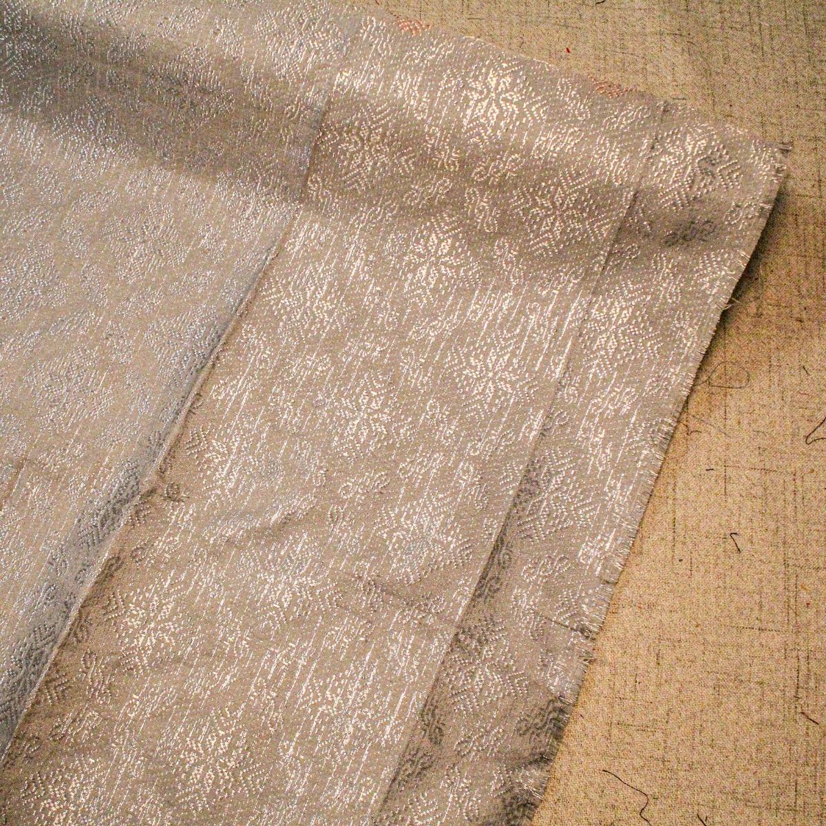 Peti Perak Metallic Songket 44"
