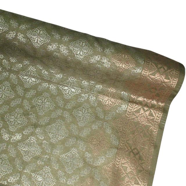 Peti Perak Metallic Songket 44"