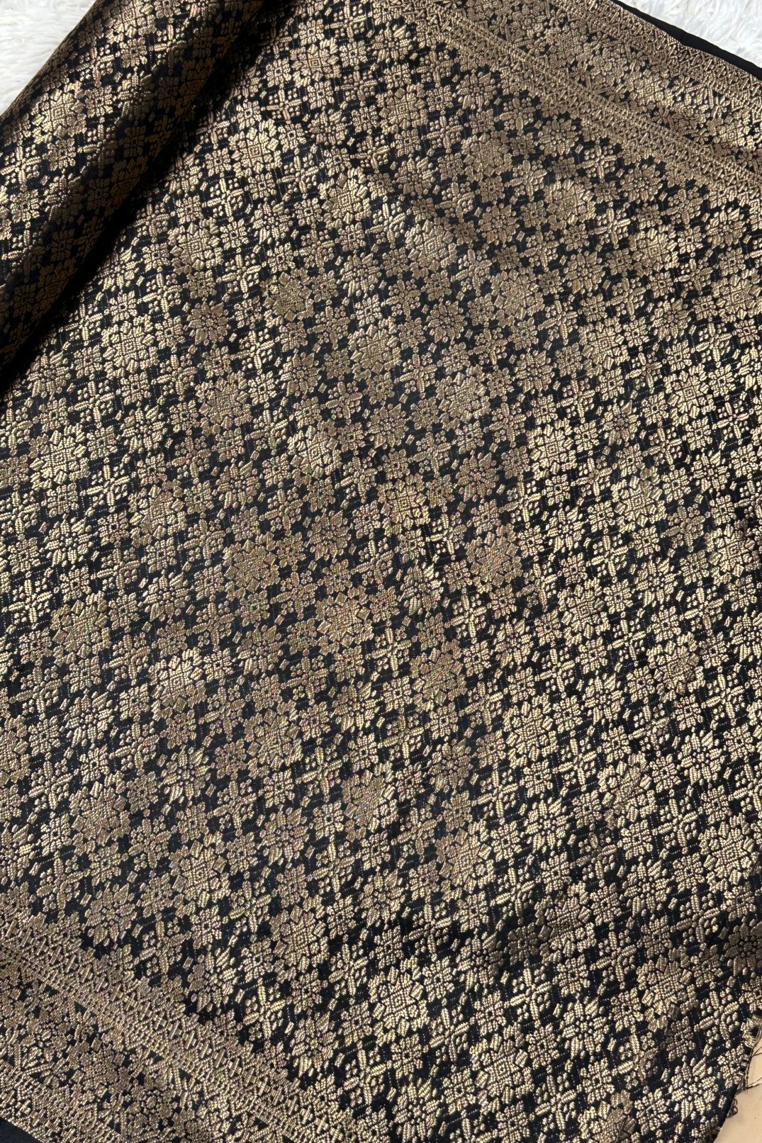 Bintang Nila Metallic Songket 44"