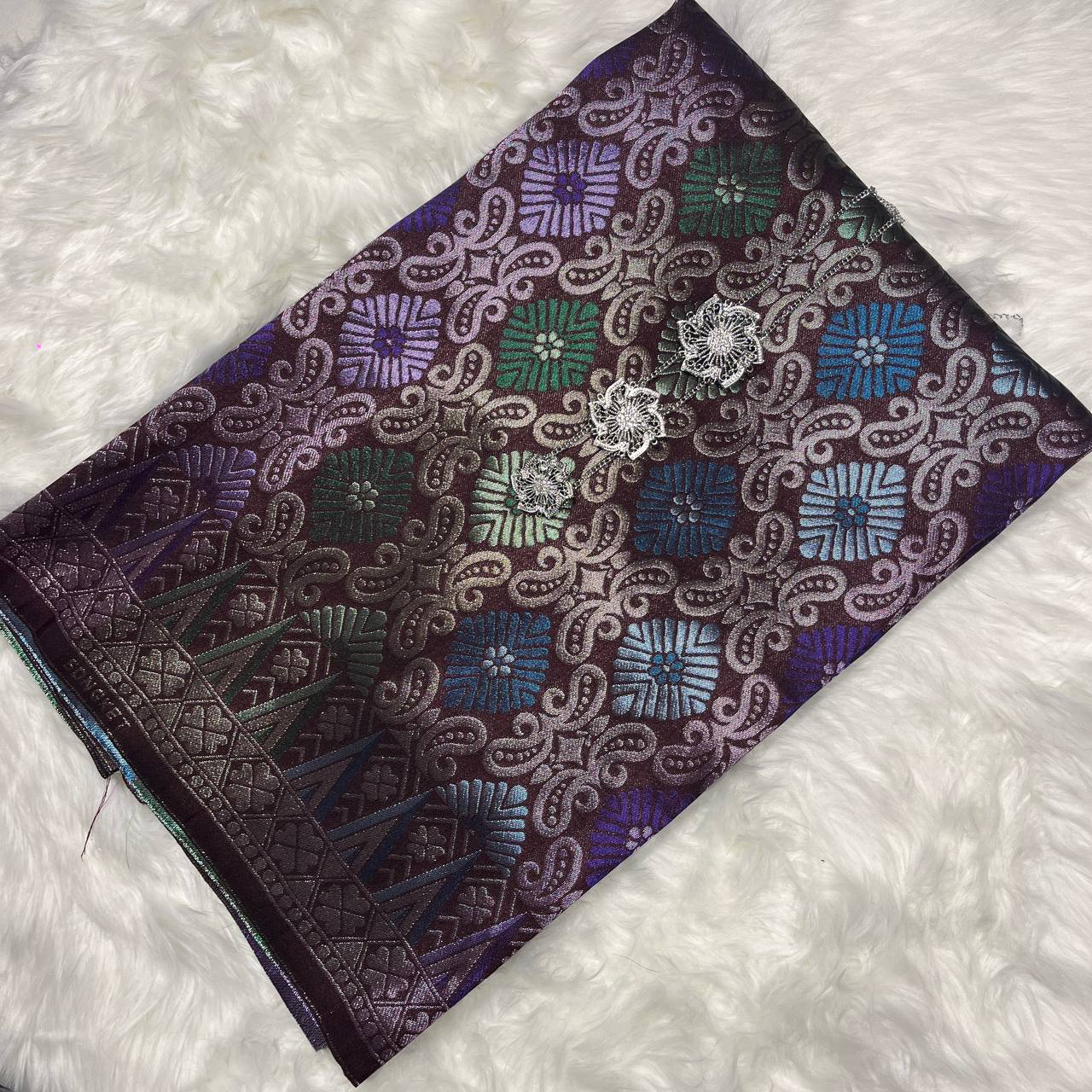 Teratai Perak Metallic Songket 44"