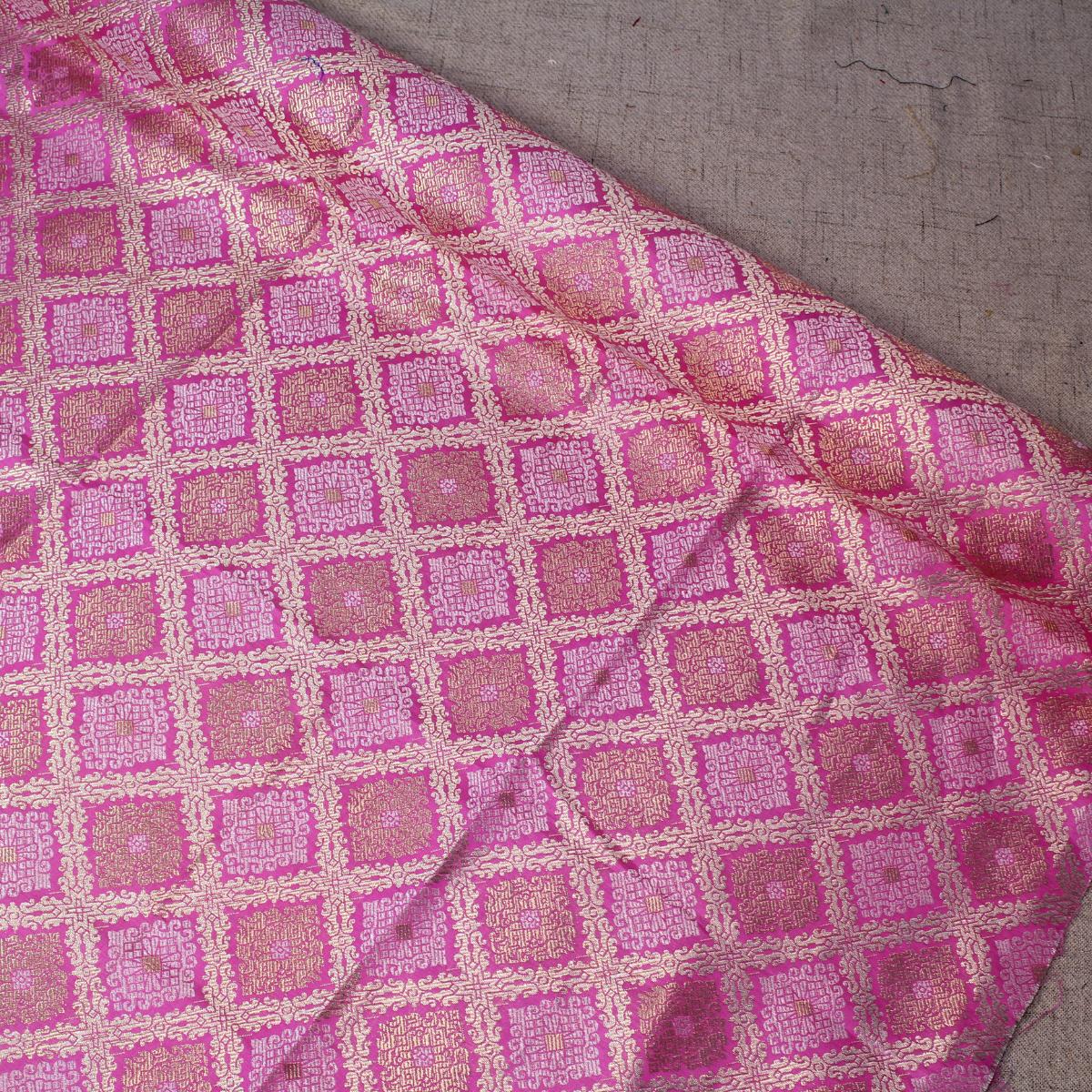 Diamond Toned Jacquard Songket 44"