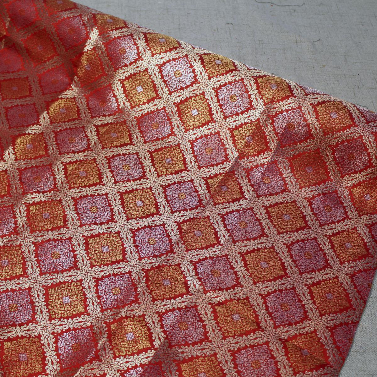 Diamond Toned Jacquard Songket 44"