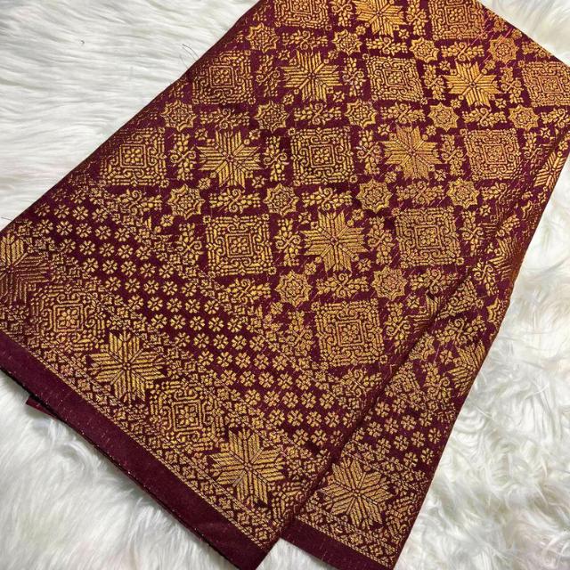 Bintang Berlian Metallic Songket 44"