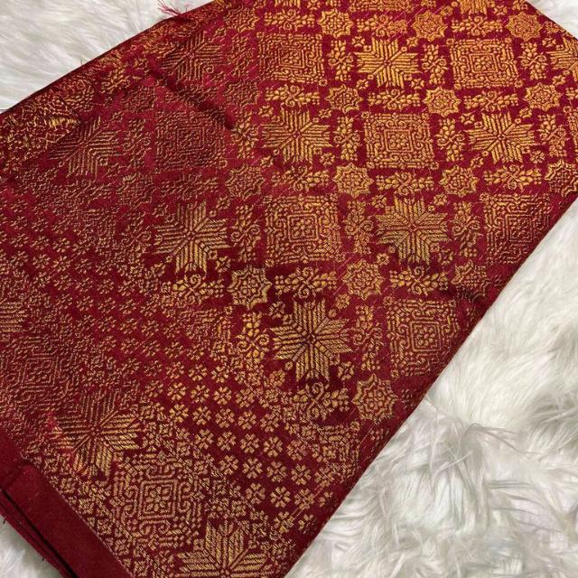 Bintang Berlian Metallic Songket 44"