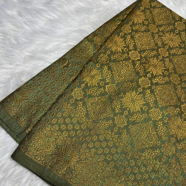 Bintang Berlian Metallic Songket 44"