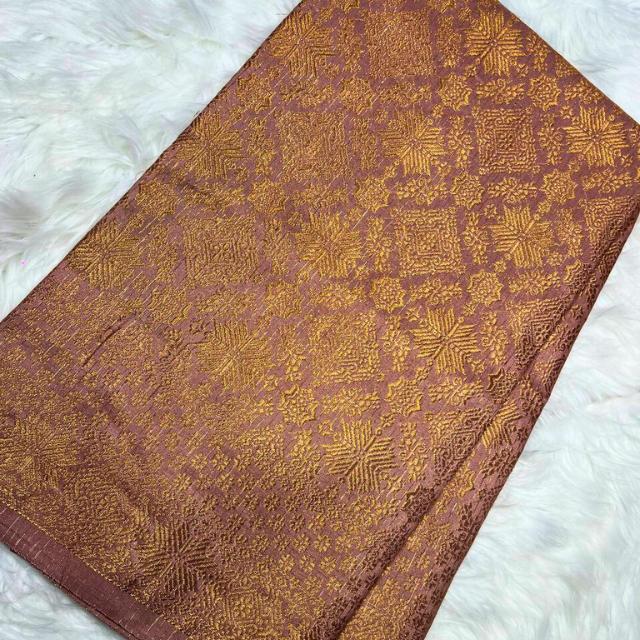 Bintang Berlian Metallic Songket 44"
