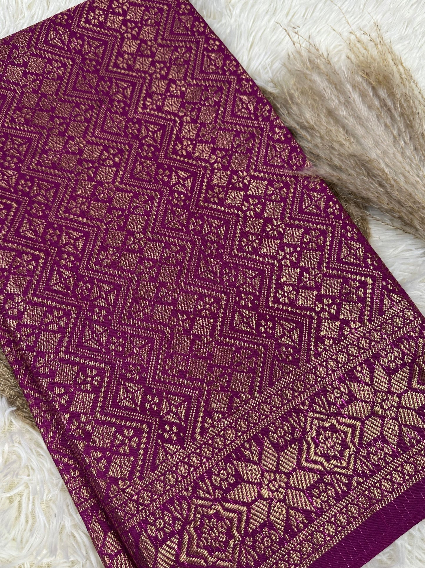 Wangsa Damai Metallic Songket 44"