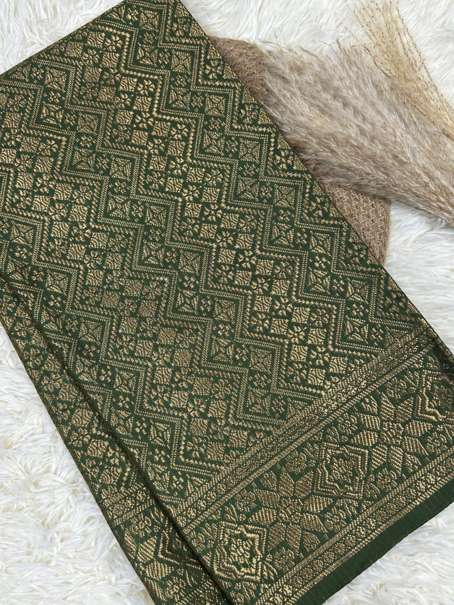Wangsa Damai Metallic Songket 44"