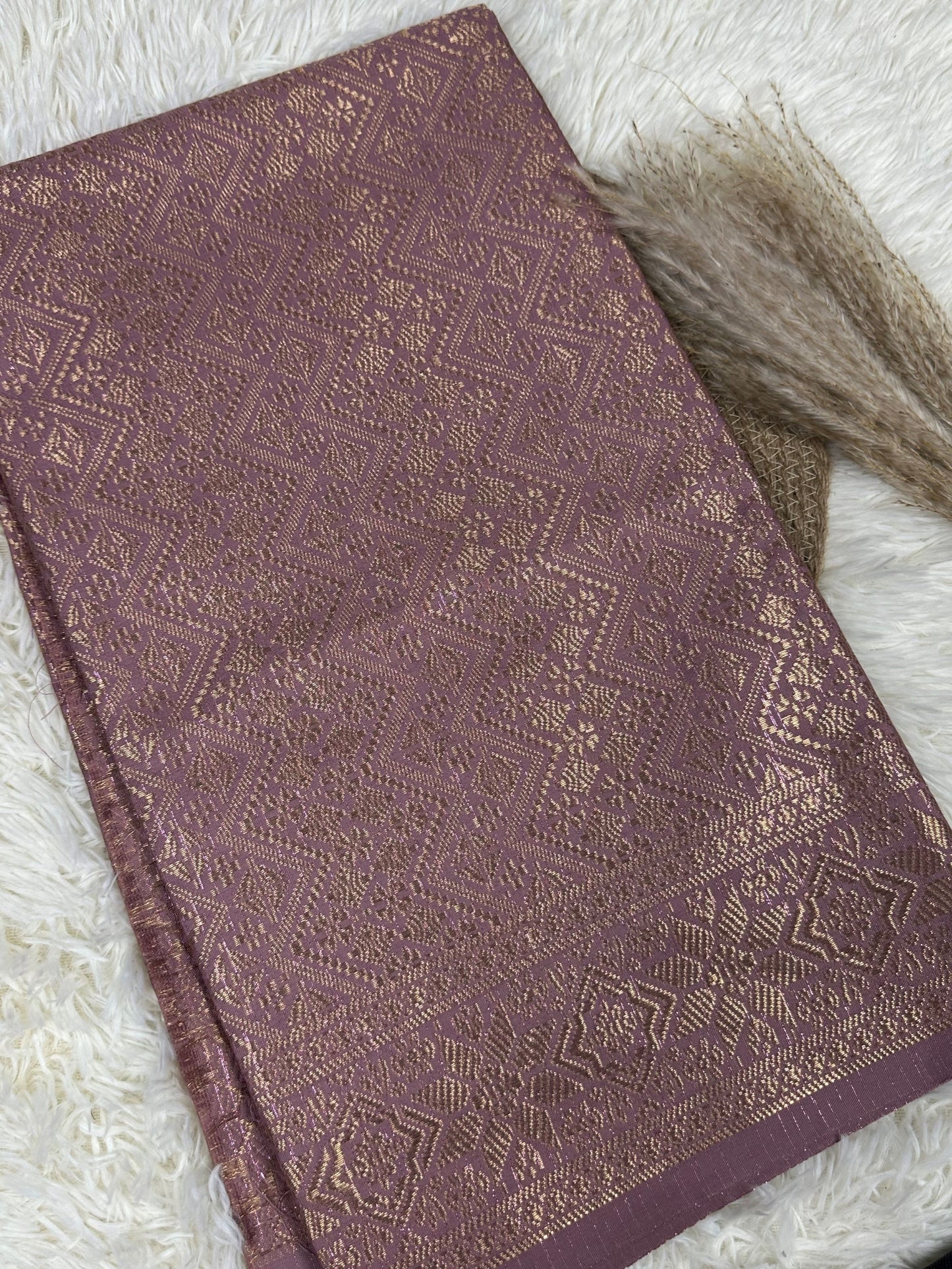 Wangsa Damai Metallic Songket 44"