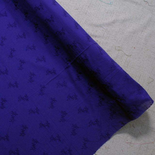 Floral Vine Cotton Cambric 44"
