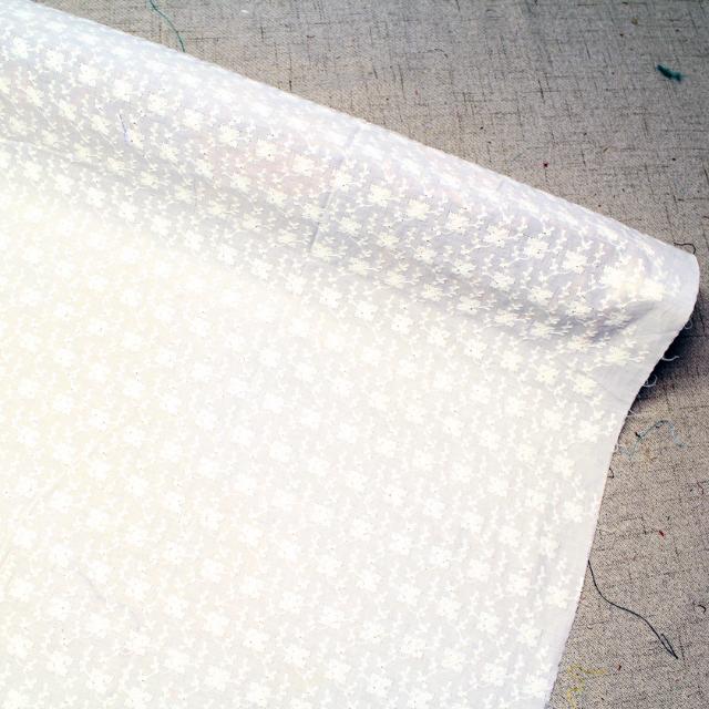 Flower Edge Cotton Cambric 44"