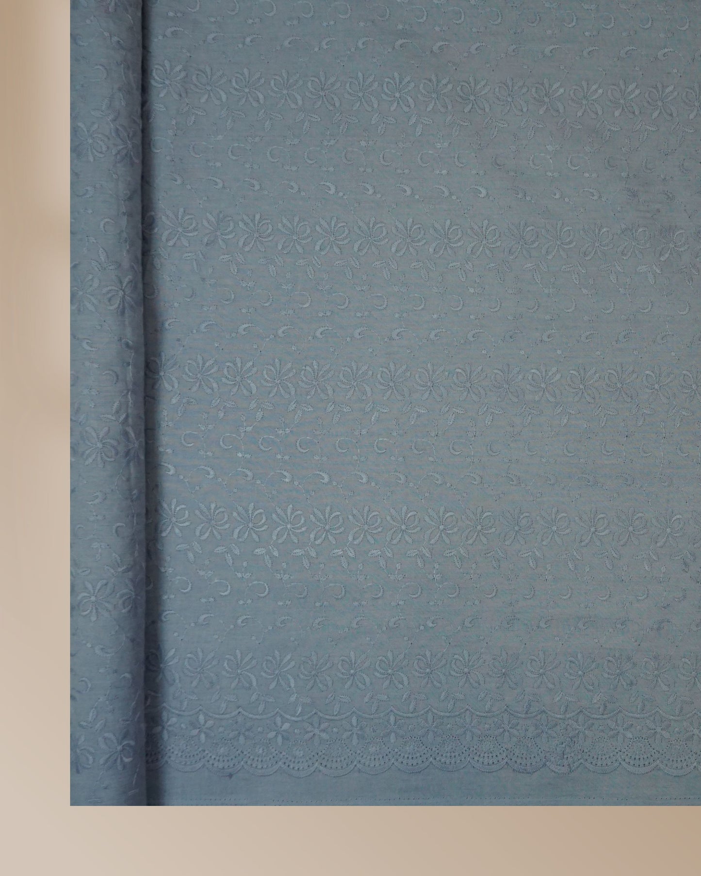 Lily Poly Cotton Embroidery 44"