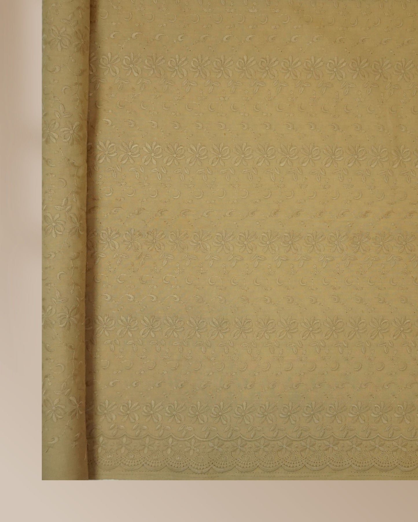 Lily Poly Cotton Embroidery 44"