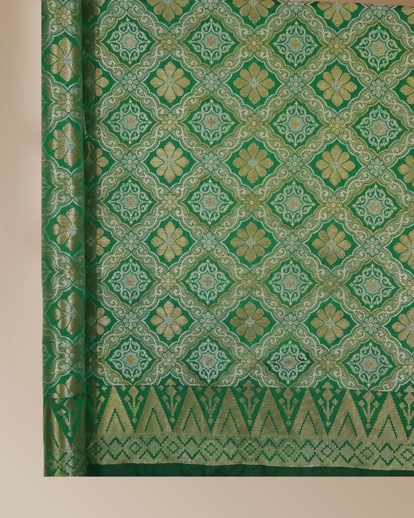 Cahaya Angsana Jacquard Exclusive Songket 44"