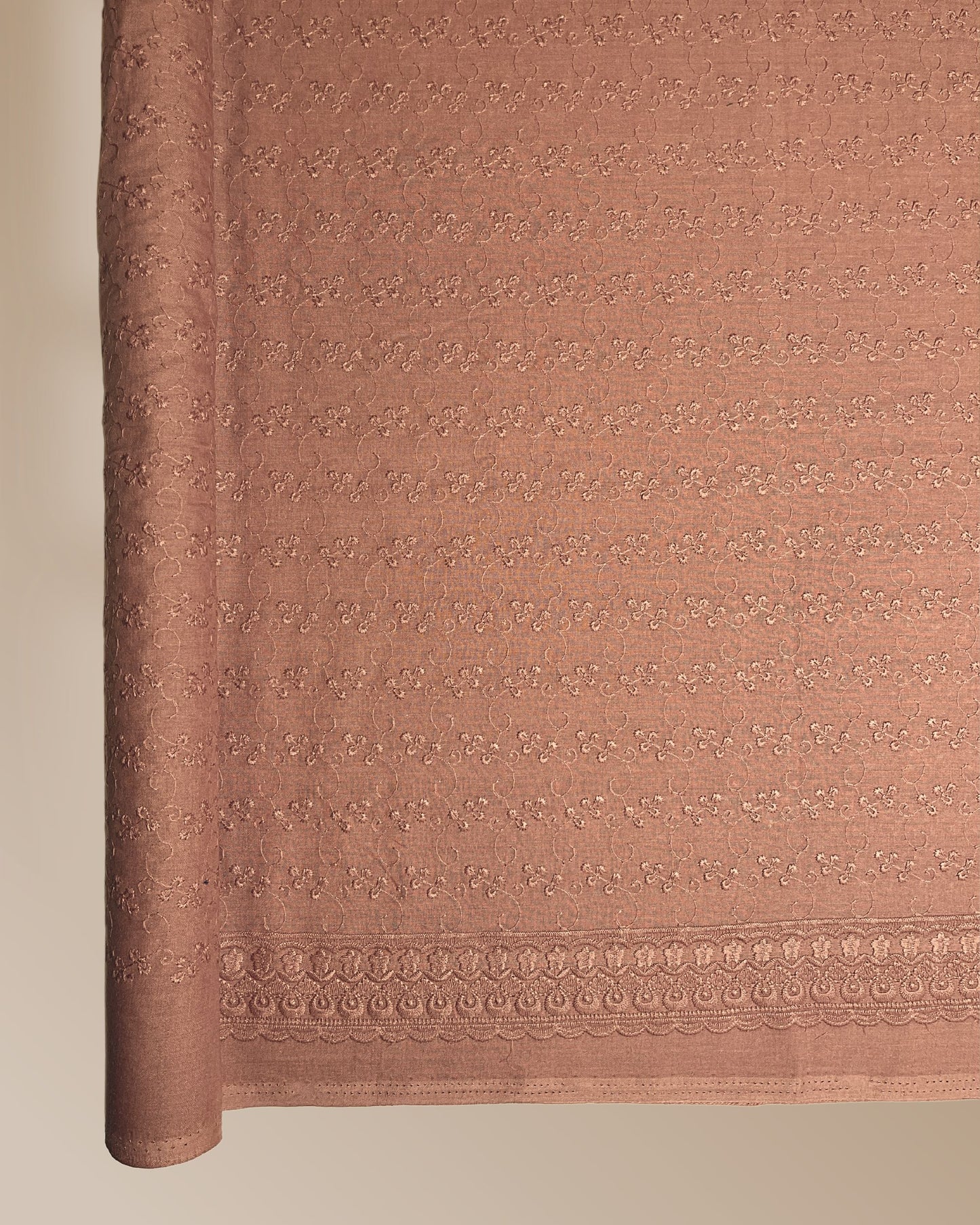 Dots Cotton Cambric Embroidery 40S 44"