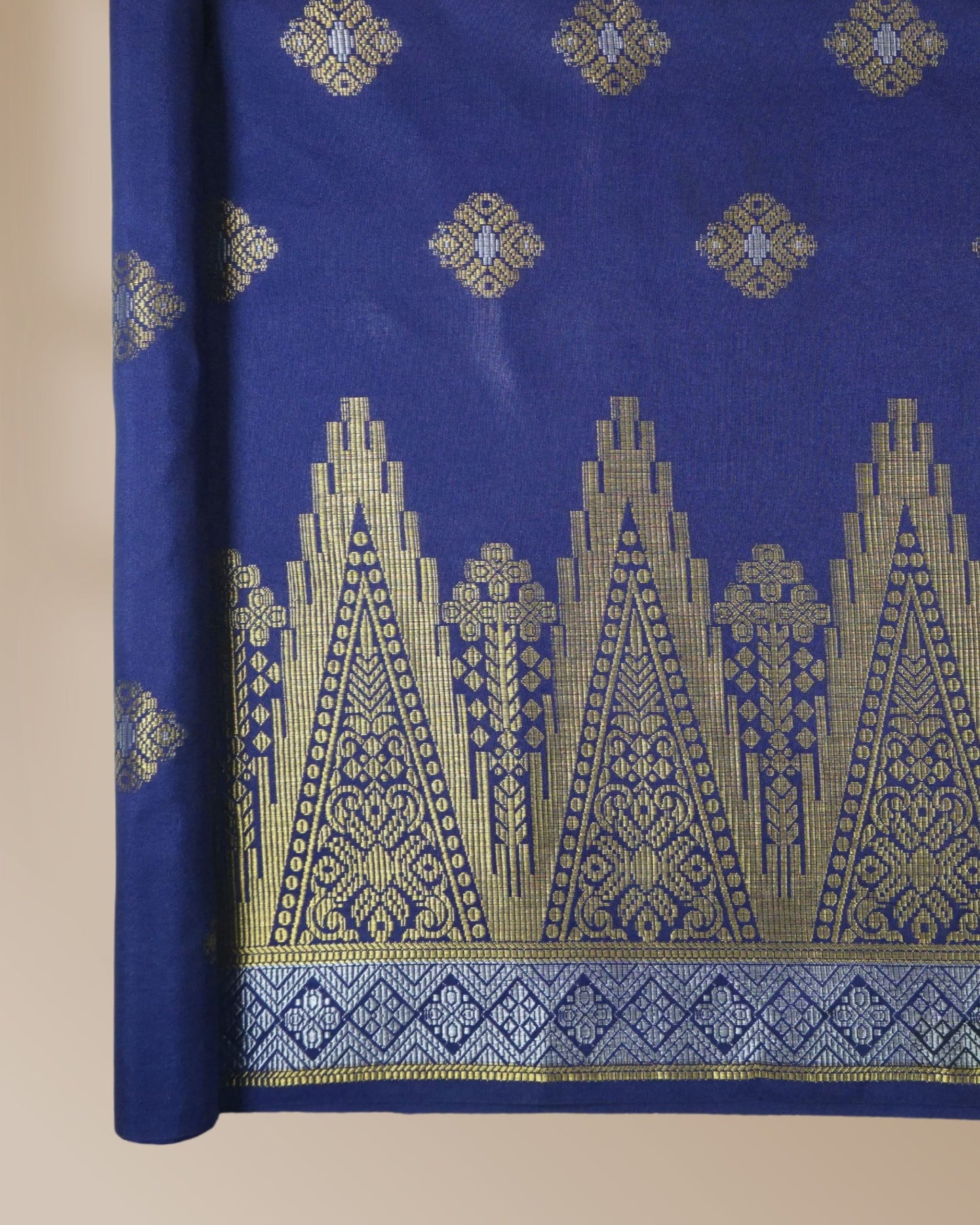Ratna Sari Songket Bunga Tabur 44"