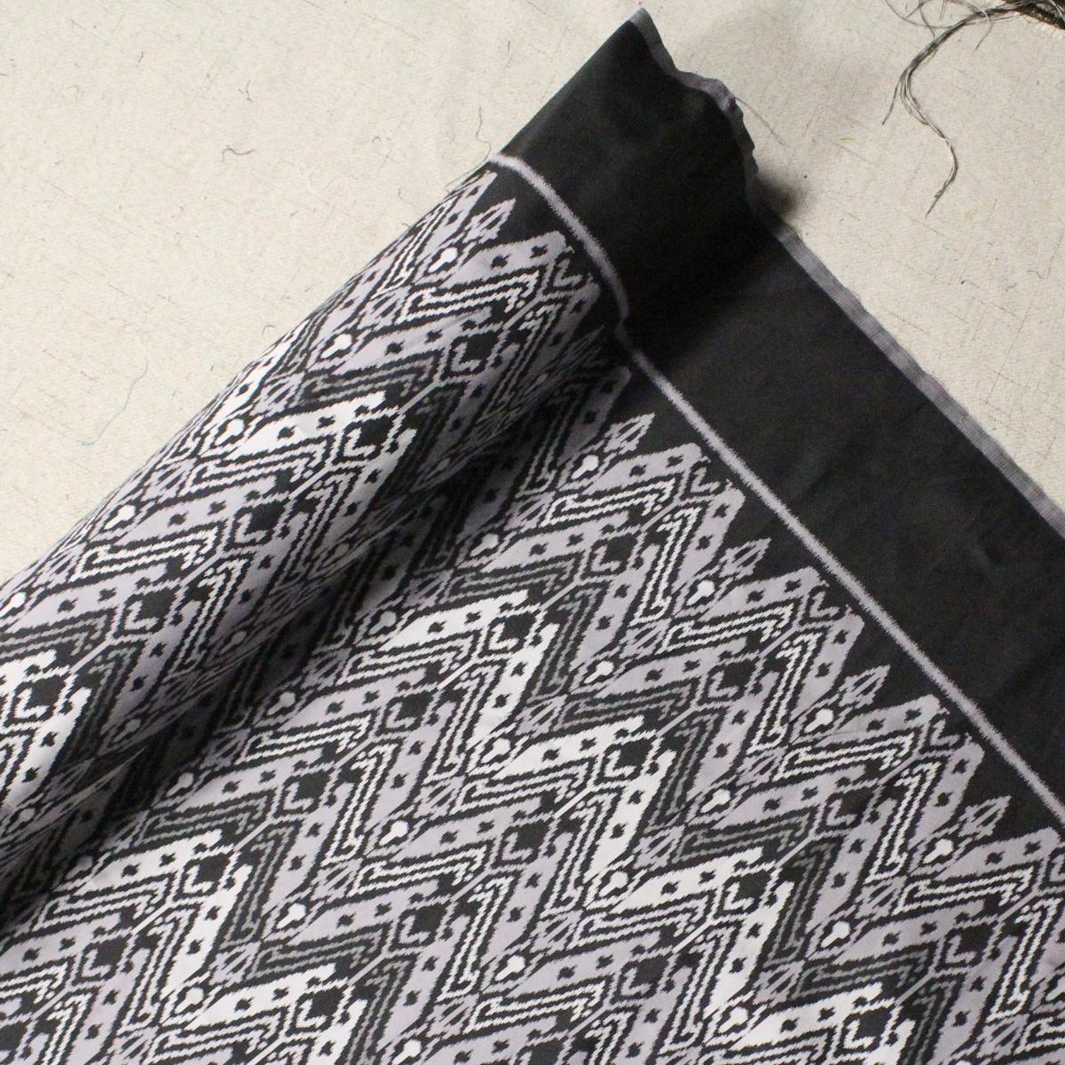 Tribal Ikkat Jacquard 44"