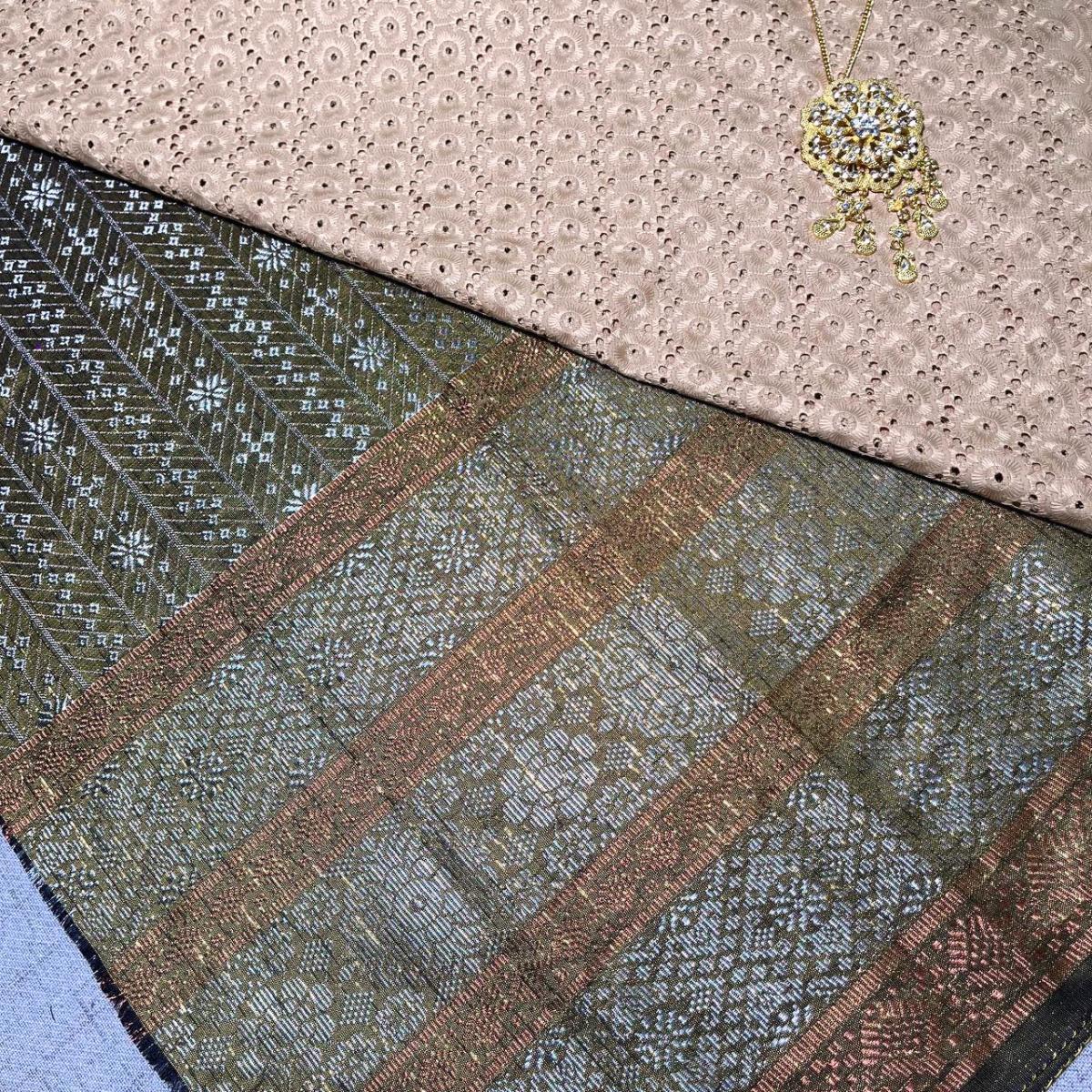 Triple Line Border Songket 44"