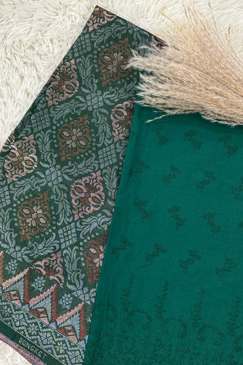 TEMA WARNA RAYA 2025 - EMERALD GREEN
