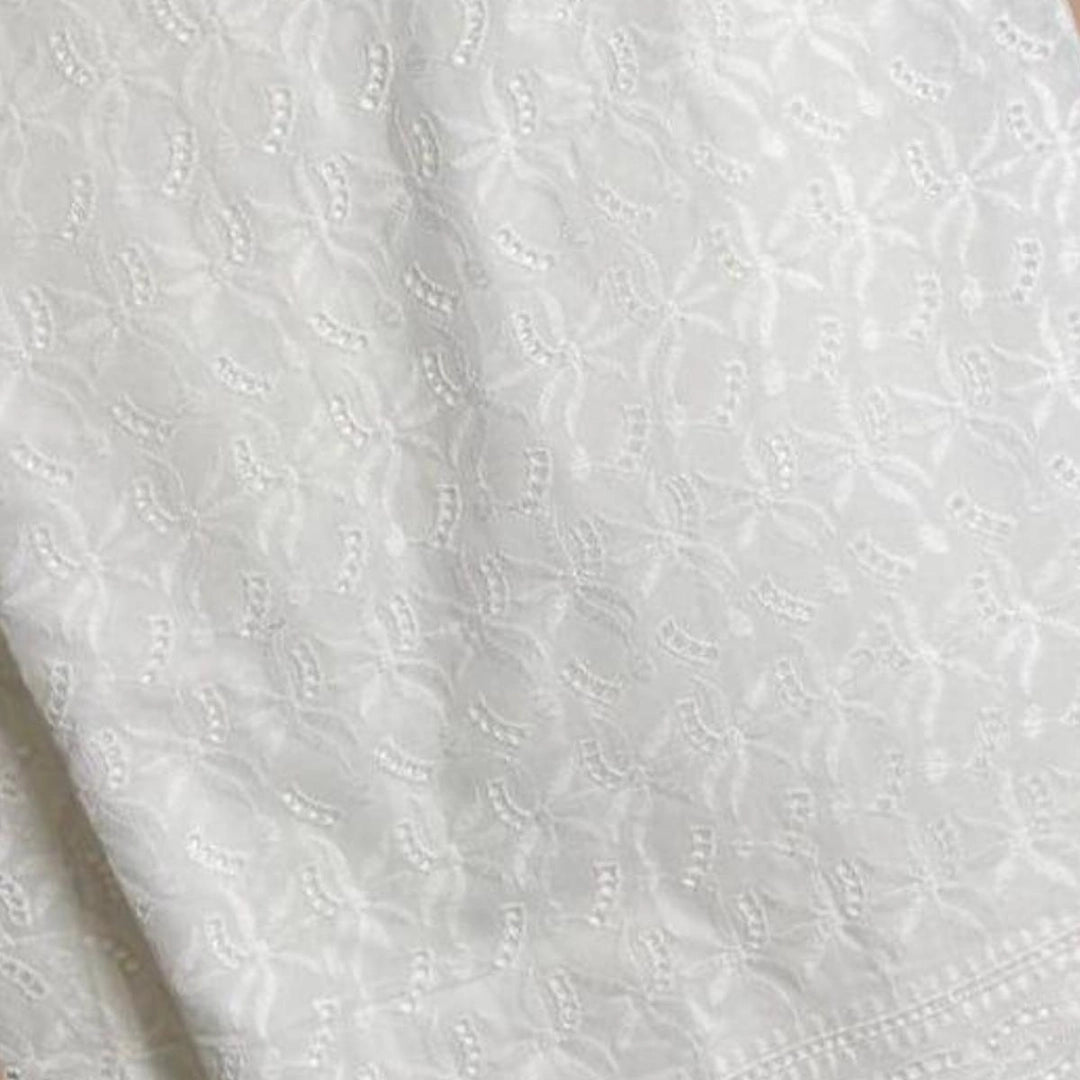 Bright Cut Border Cambric Cotton 44"