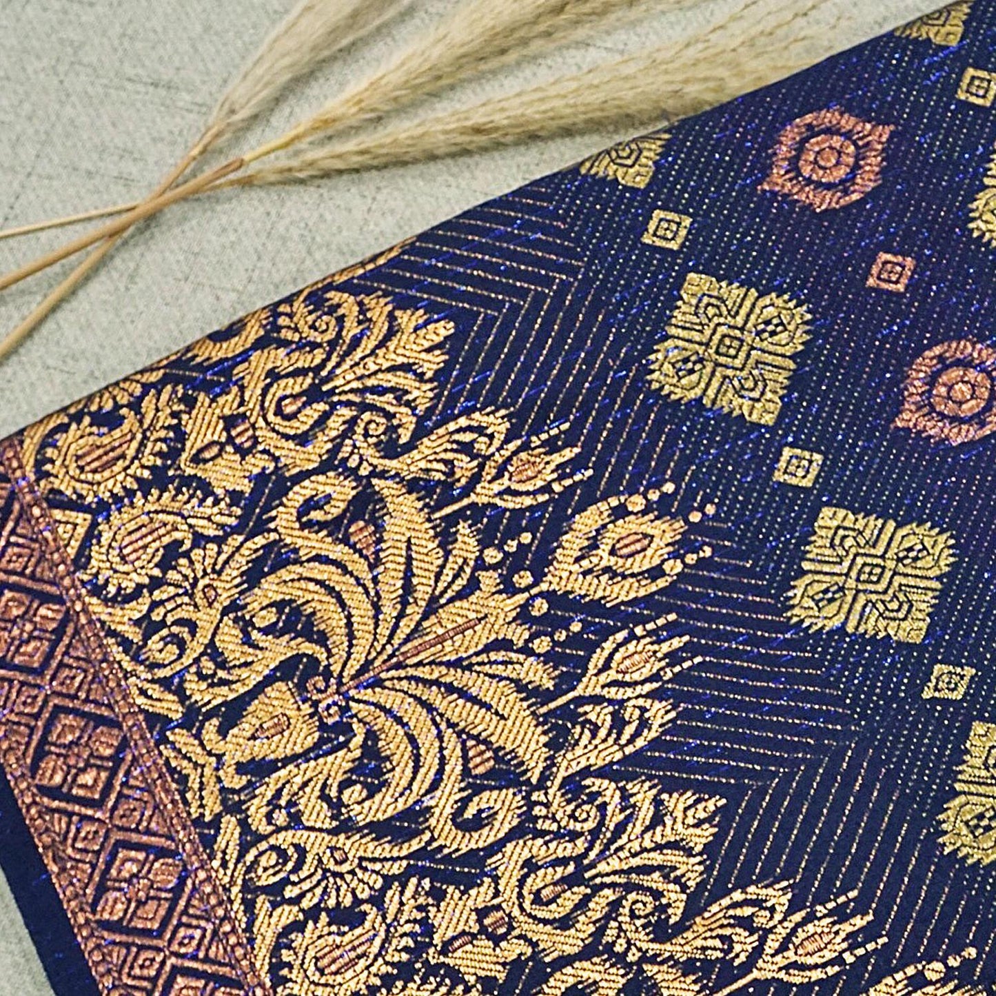 Royal Border Metallic Songket 44"