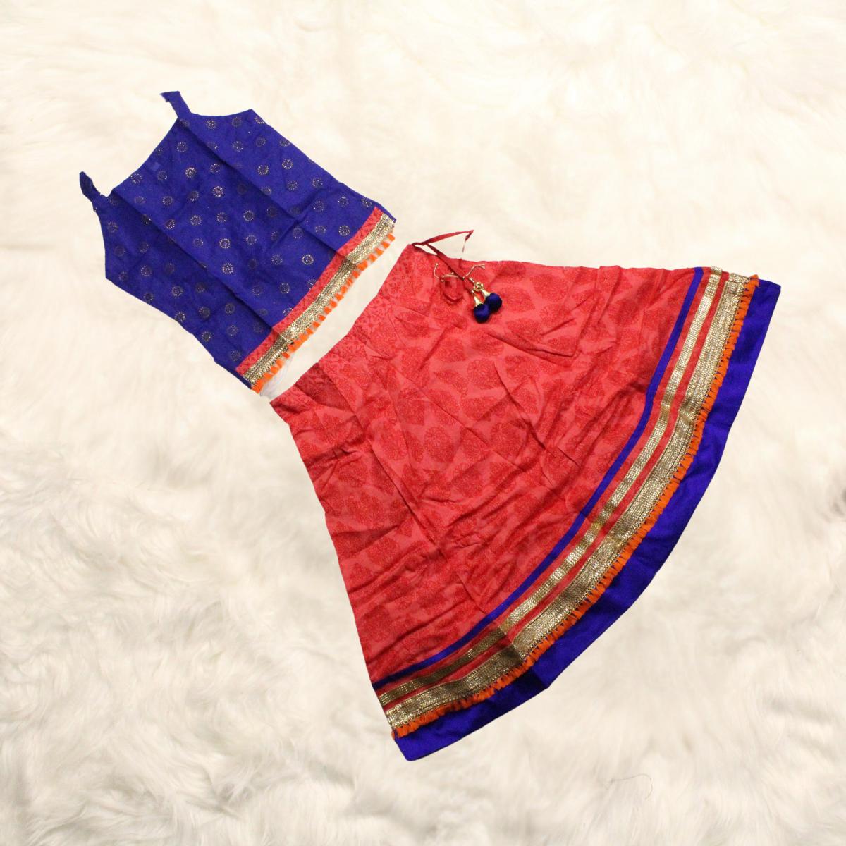 Kamdar Aadhira Girls Pattu Pavadai Sattai Lehenga Choli Set Skirt Pakaian Bertingkat Cetak Bunga dengan Atasan Tanpa Lengan Gaya Tank-Top Pakaian Mewah Cantik untuk Deepavali Diwali Pakaian Kanak-kanak Kasual Kapas Emas