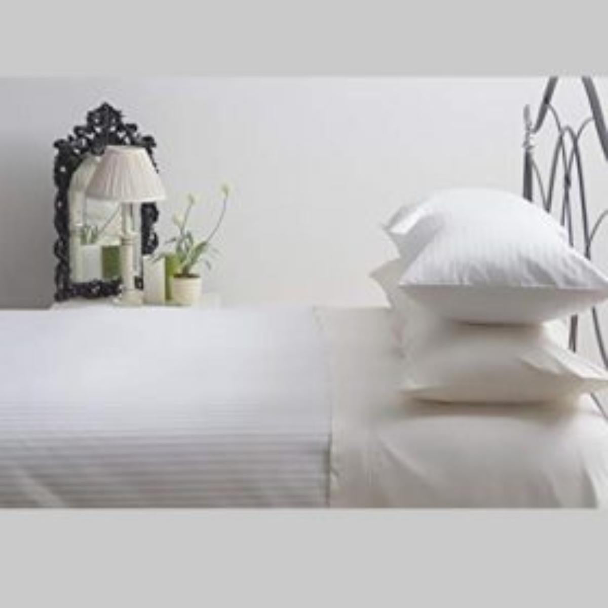 Cadar Katil Rata KAMDAR T250 1 inci Stripe Bestseller Ready Stock untuk Hotel, Rumah dan AirBnB Cadar Katil Putih Soft