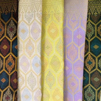 Honeycomb Metallic Songket 44"