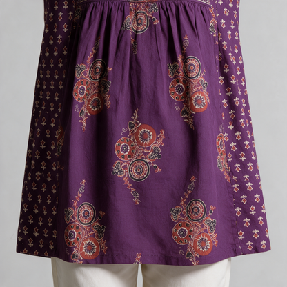 Women's Block Print V-Neck Short Kurti - Hem