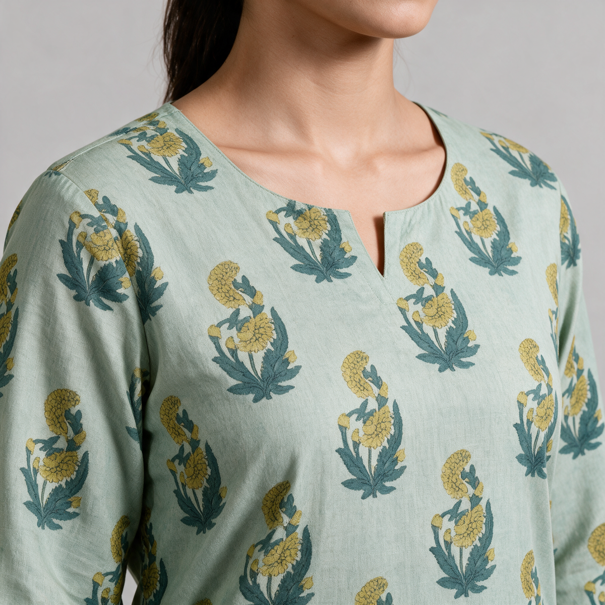 Women's Floral Buta Print Kurta Set - Neckline