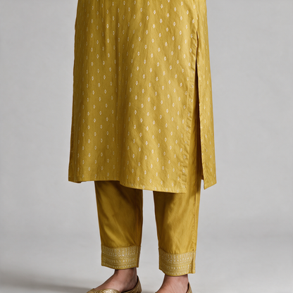 Women's Embroidered Kurta Set with Dupatta - Hem