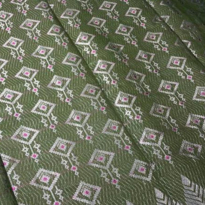 Berlian Perak Metallic Songket 44"