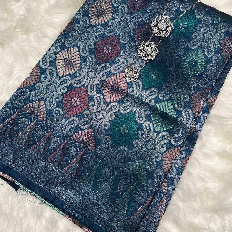 Teratai Perak Metallic Songket 44"