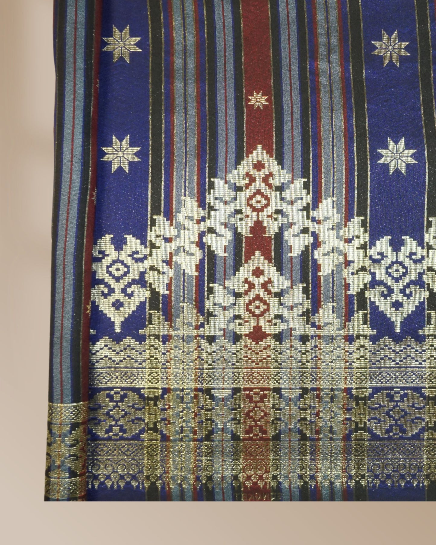 Songket Stripe Metallic Gold 44" Open Meter