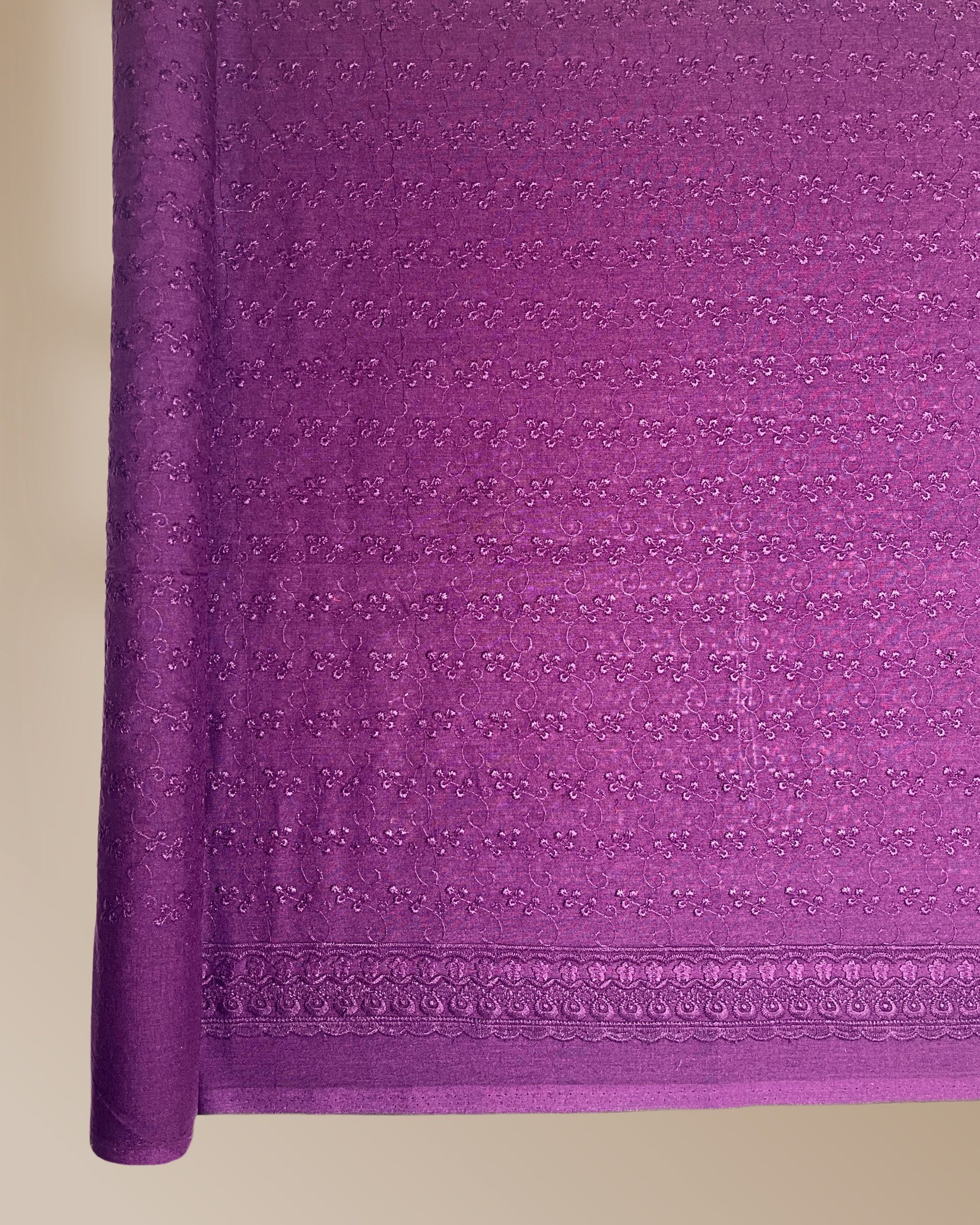 Dots Cotton Cambric Embroidery 40S 44"