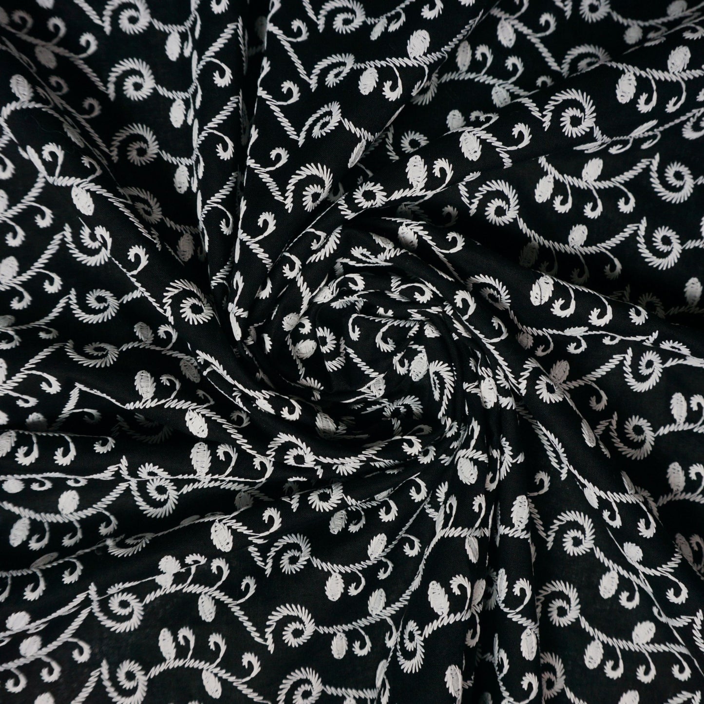 KAMDAR Cotton Cambric Embroidery Nayla 60S Bidang 44" Black White Open Meter (Kain Ela) - Texture & Timbul