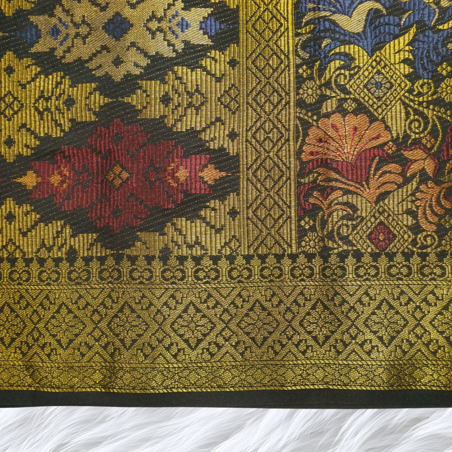 KAMDAR Men's Sampin Black Gold 6 Design - Ironless & Tak Jarang