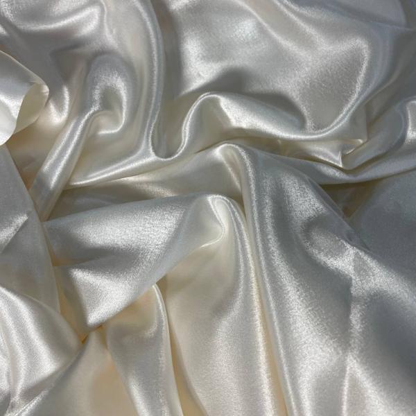 Chantilly Eyelash Lace Panel with Satin Lining – 3m, 58" Wide