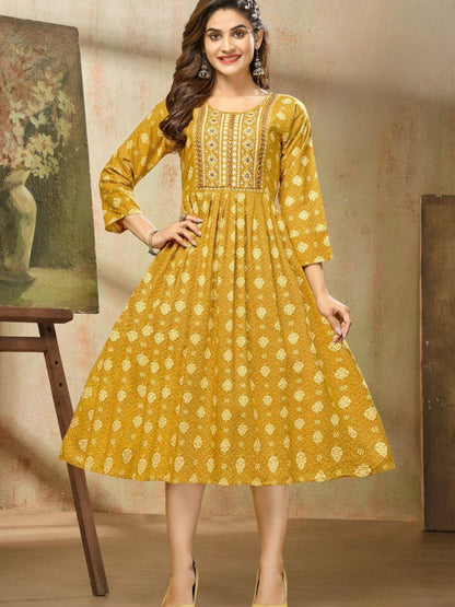 KAMDAR Shilpa Heavy Rayon Print dengan Sulaman Atasan Kurti Pakaian Wanita Sedia Buatan untuk Deepavali Fesyen Mampu Milik, Kasual, Trendi Saiz Plus Dusty Pink
