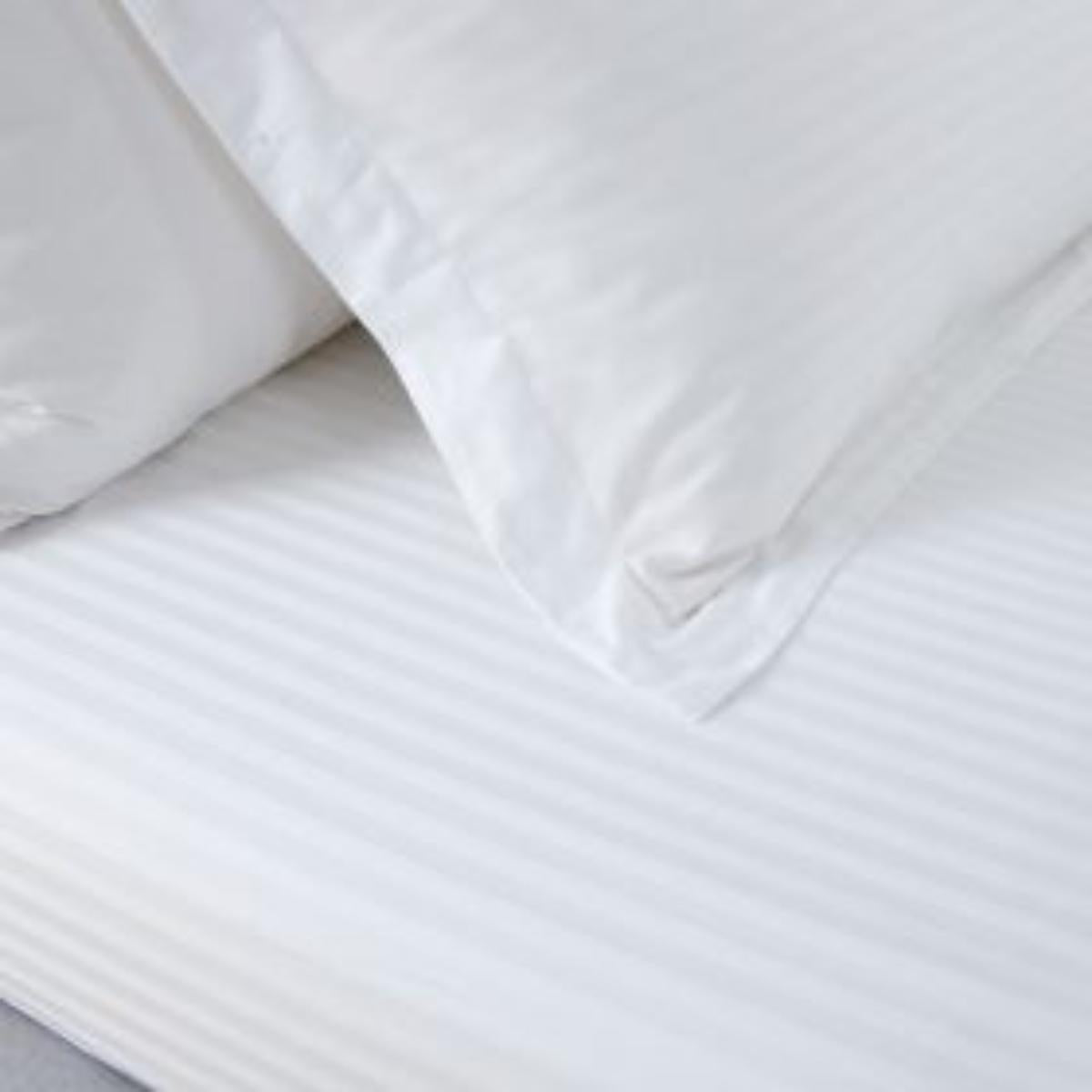 Cadar Katil Rata KAMDAR T250 1 inci Stripe Bestseller Ready Stock untuk Hotel, Rumah dan AirBnB Cadar Katil Putih Soft 