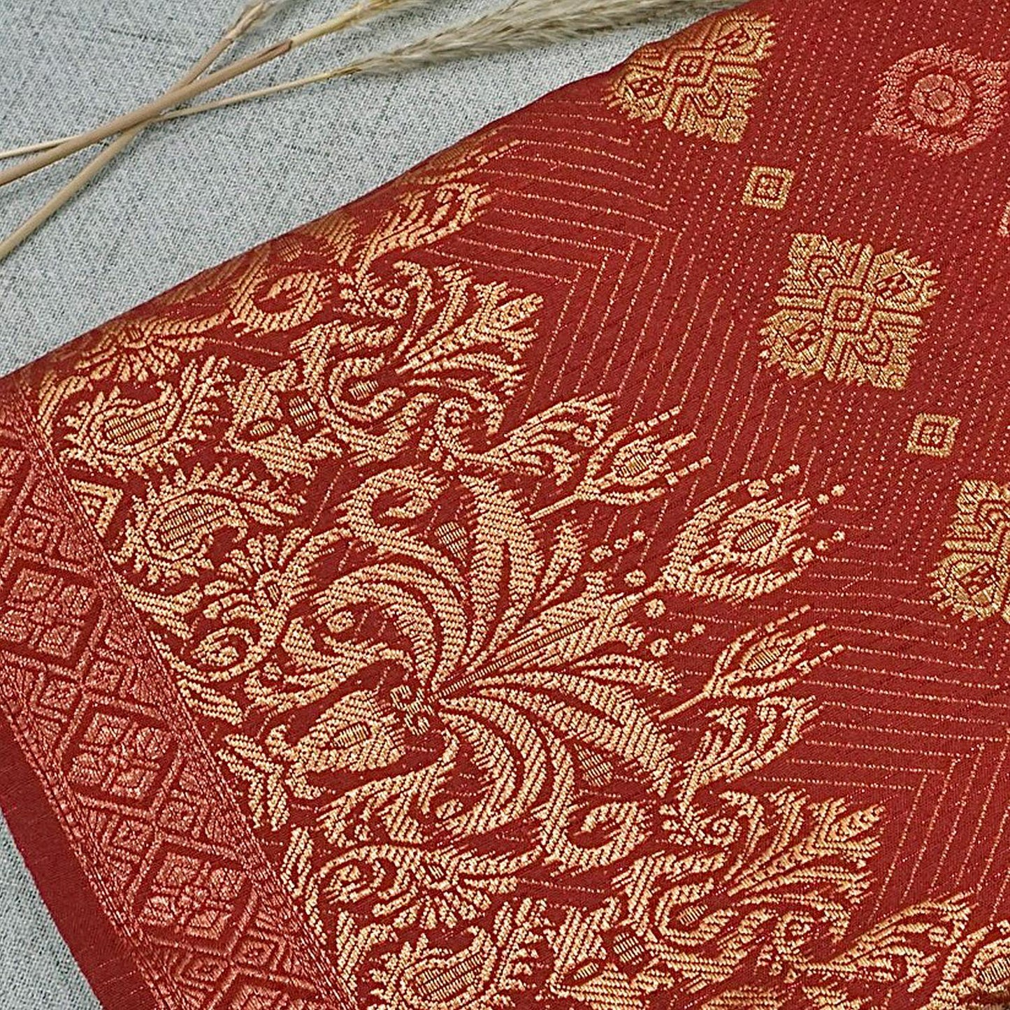 Royal Border Metallic Songket 44"