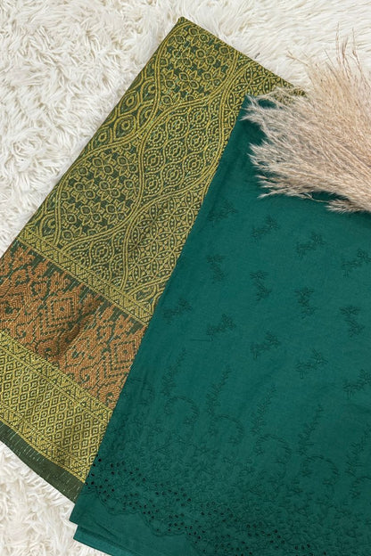 TEMA WARNA RAYA 2025 - EMERALD GREEN